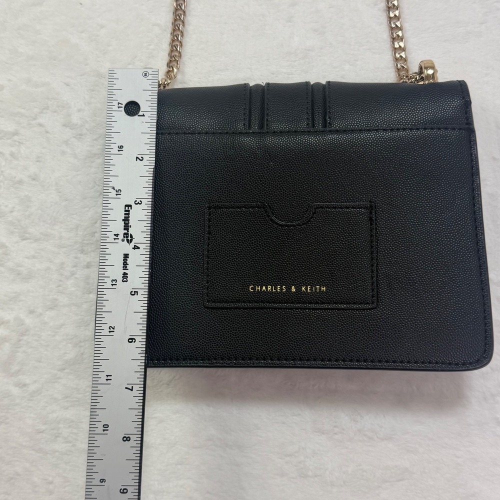 Charles Keith Black Textured Shoulder Bag Gold Chain Flap Turn Lock - Picture 5 of 8